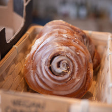 Load image into Gallery viewer, Vegan Cinnabuns
